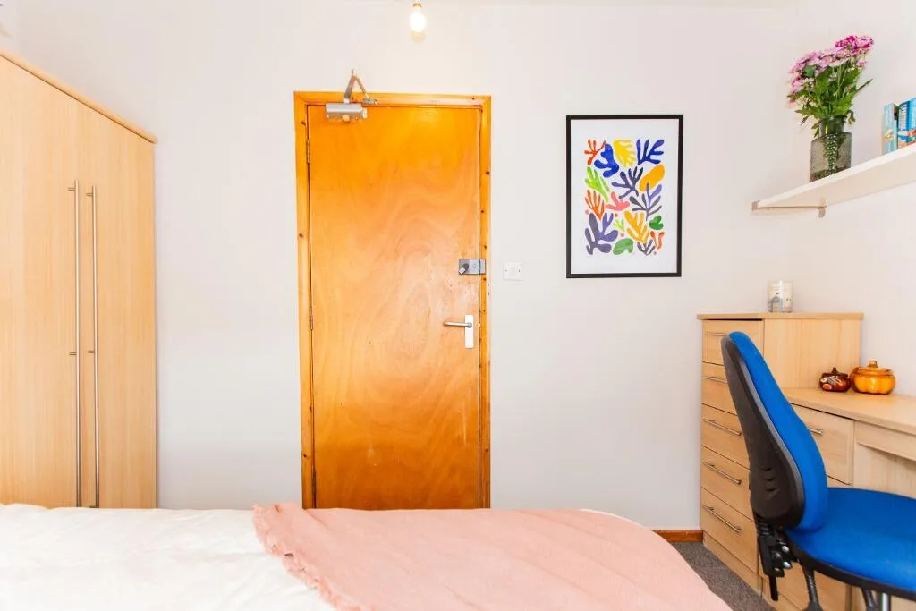 6 bedroom terraced house for rent