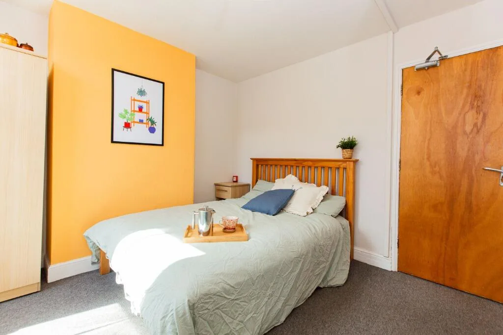 6 bedroom terraced house for rent