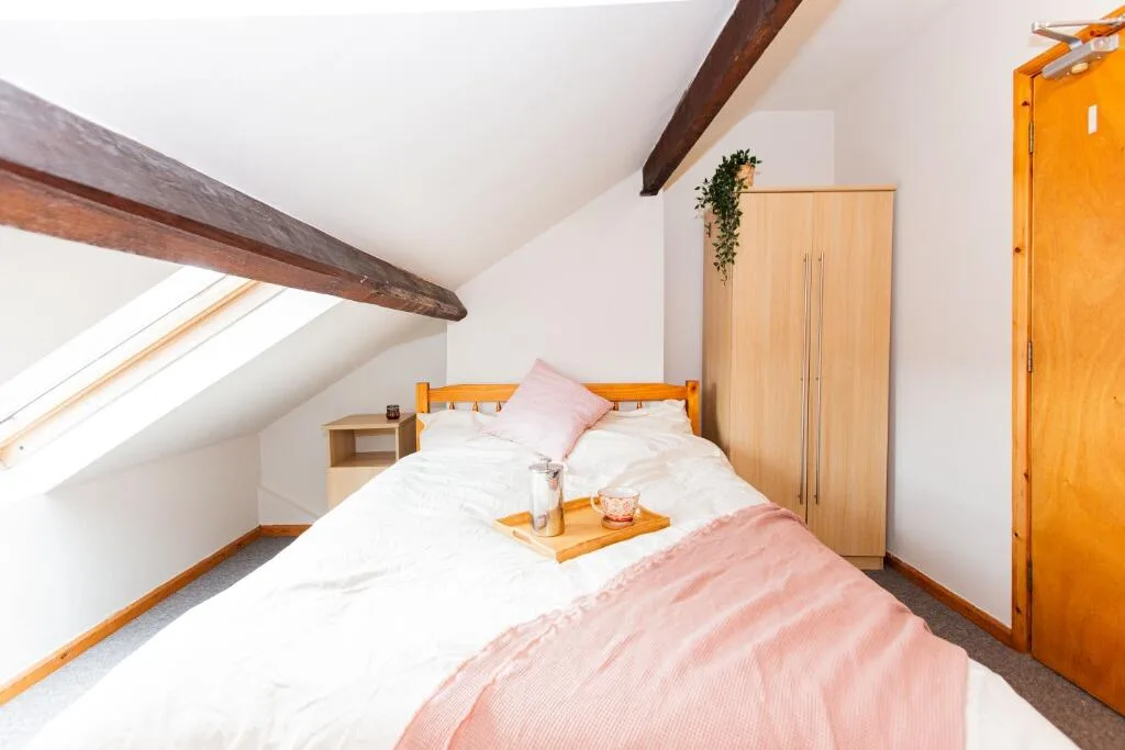 6 bedroom terraced house for rent