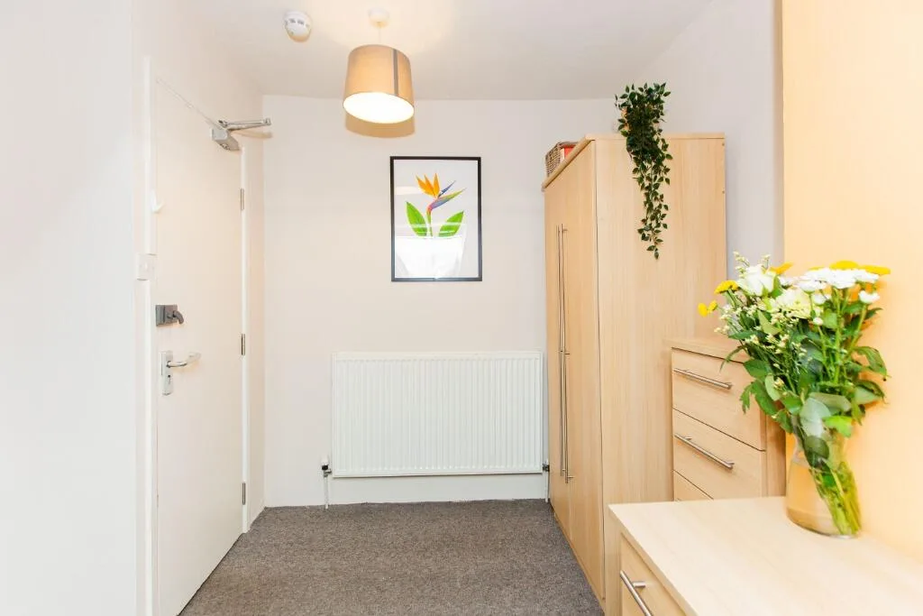 5 bedroom detached house for rent
