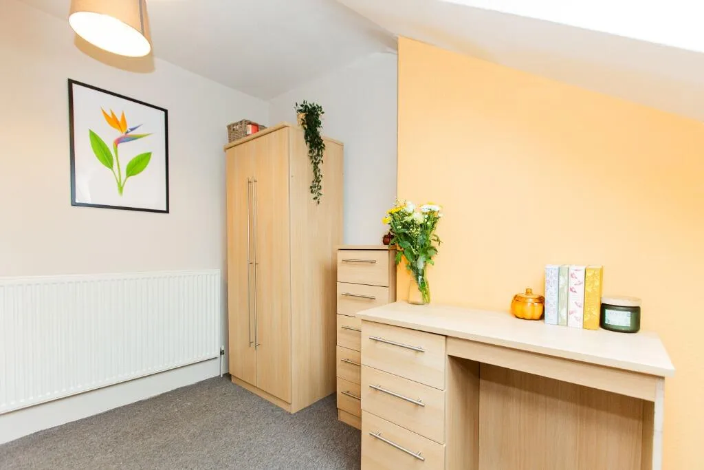 5 bedroom detached house for rent