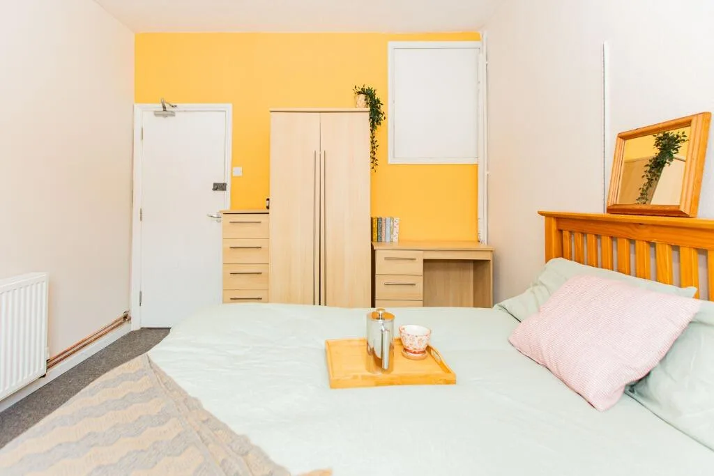 5 bedroom detached house for rent