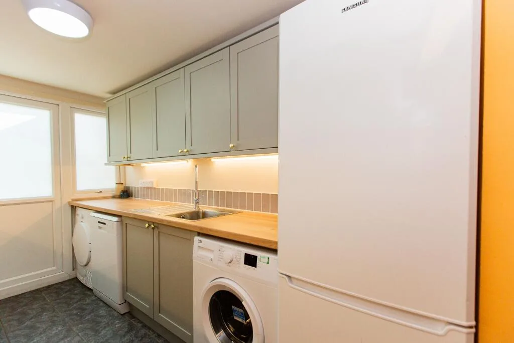5 bedroom detached house for rent