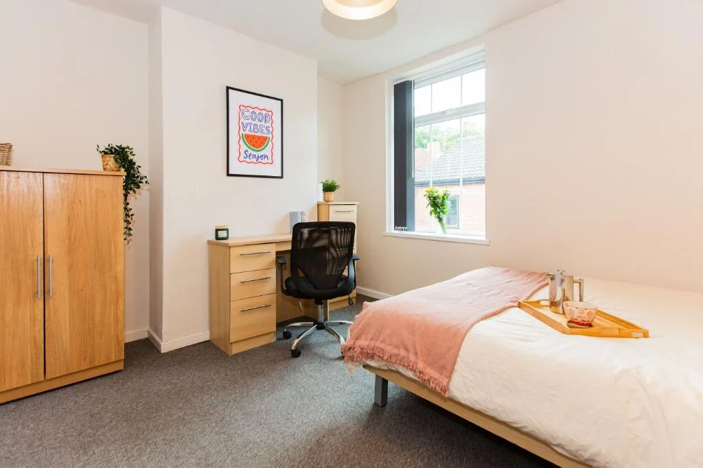 5 bedroom detached house for rent