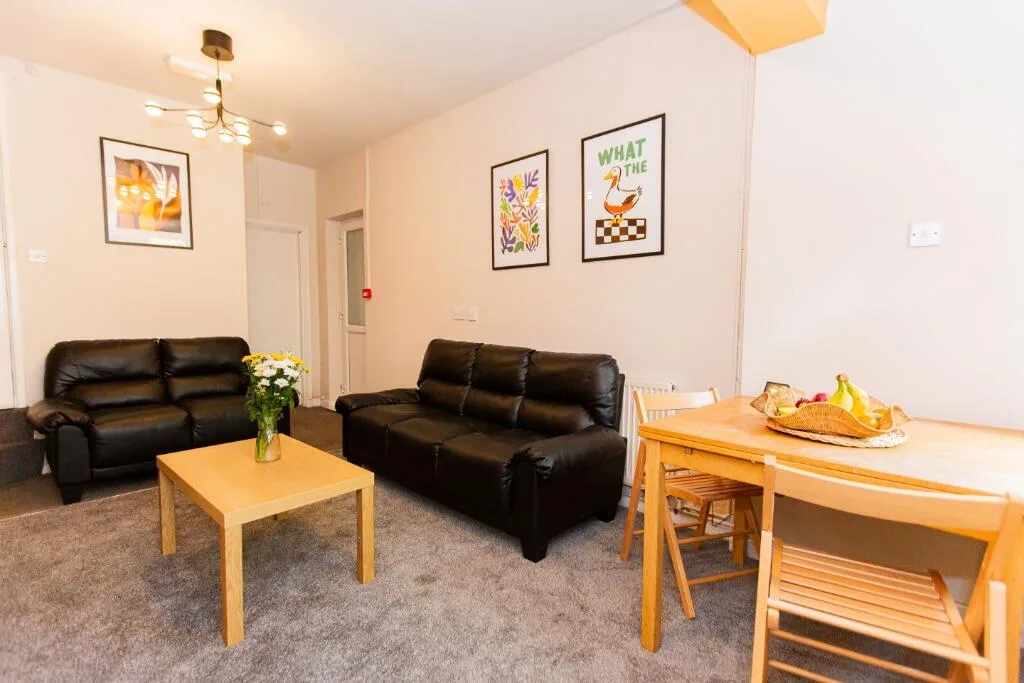 5 bedroom detached house for rent
