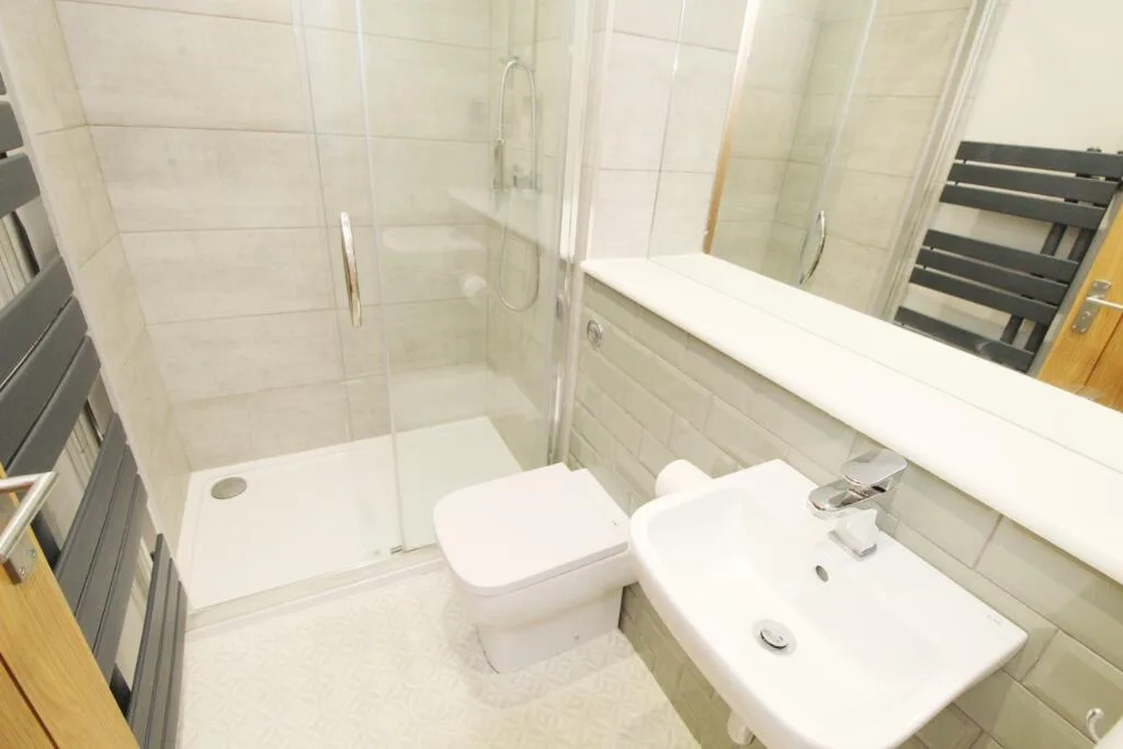5 bedroom terraced house for rent