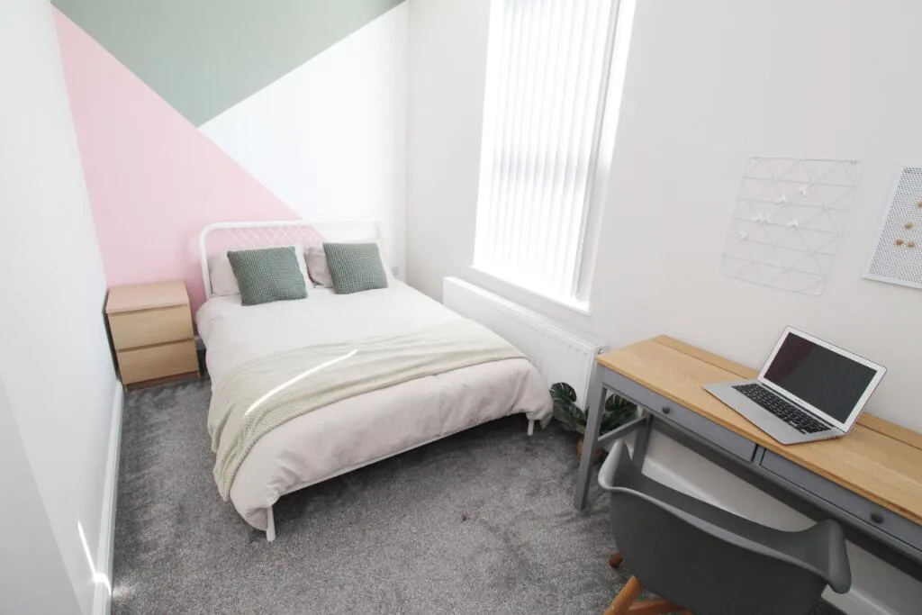 5 bedroom terraced house for rent