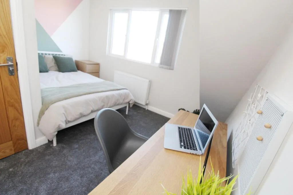 5 bedroom terraced house for rent