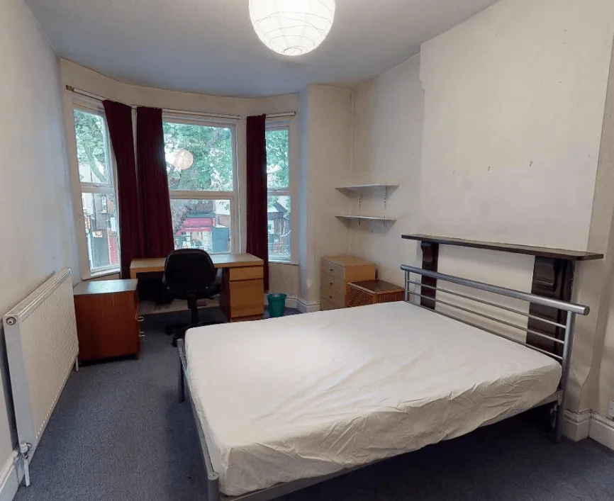 5 bedroom semi-detached house for rent