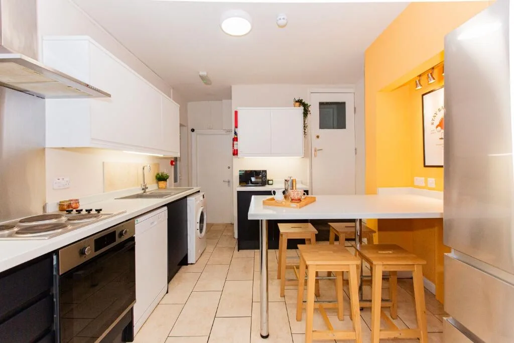 5 bedroom detached house for rent