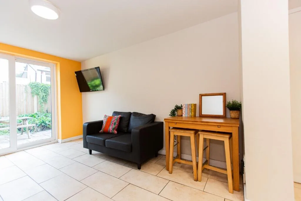 5 bedroom detached house for rent