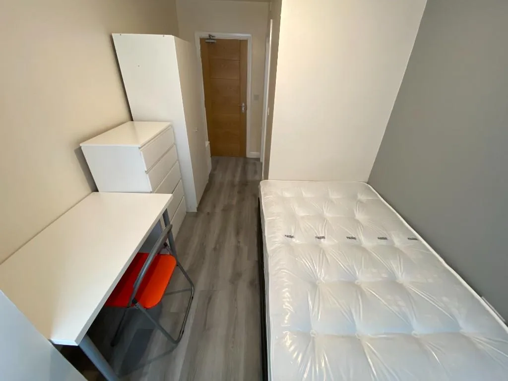4 bedroom ground floor flat for rent