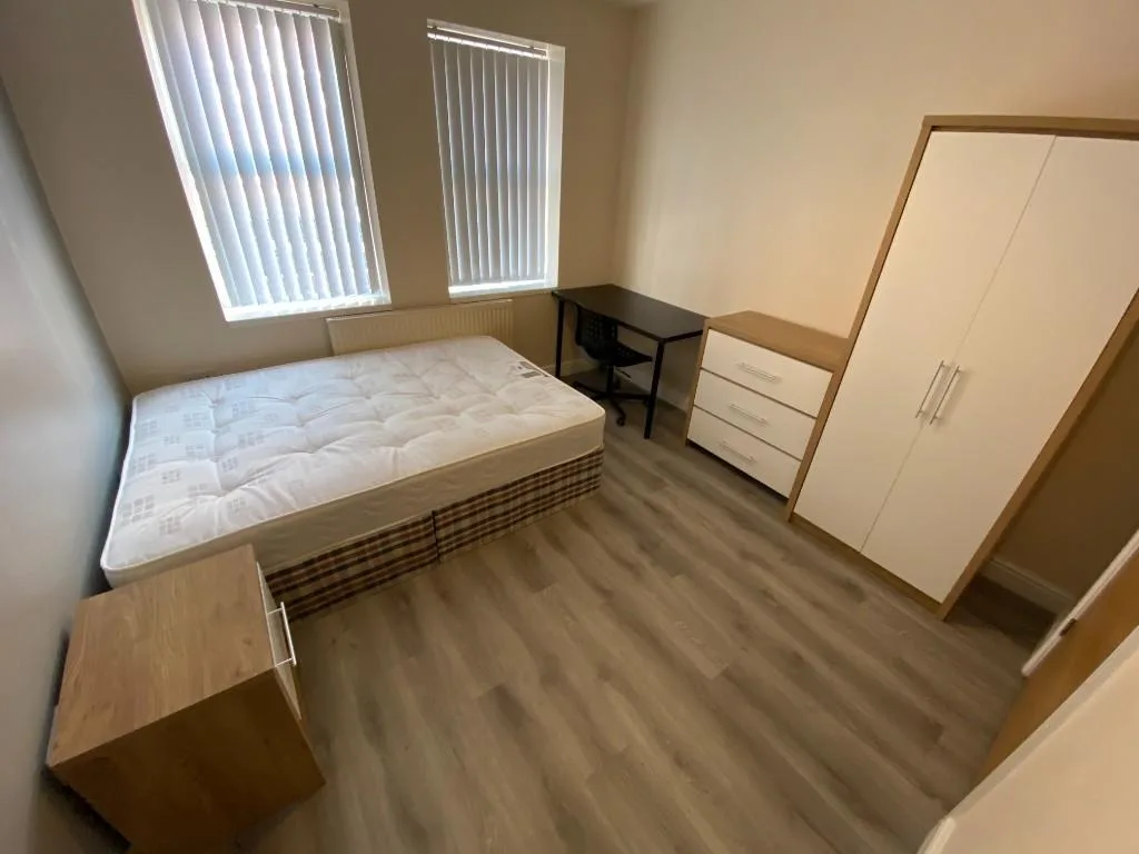 4 bedroom ground floor flat for rent