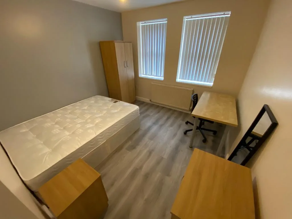 4 bedroom ground floor flat for rent