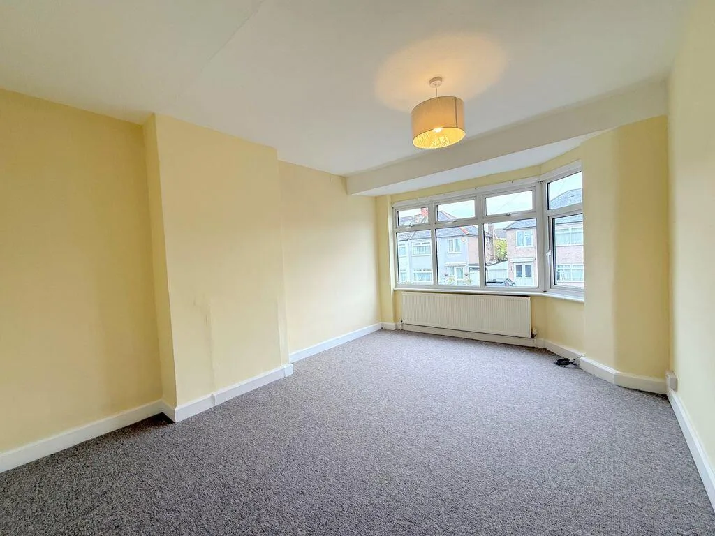 3 bedroom semi-detached house for rent