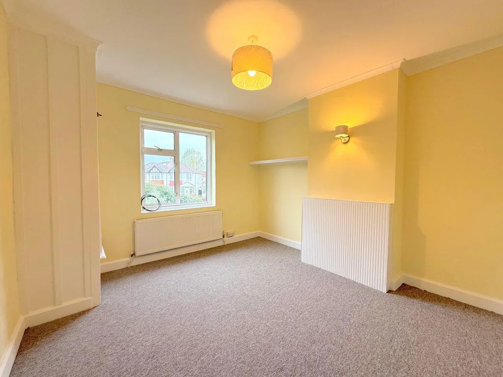 3 bedroom semi-detached house for rent