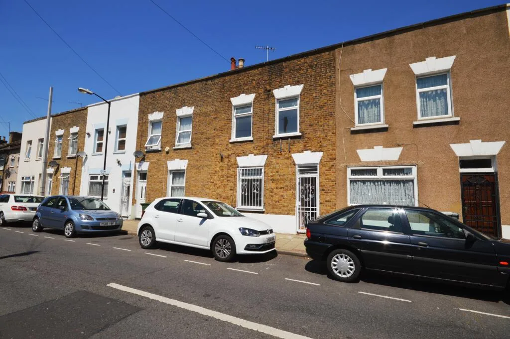 4 bedroom terraced house for rent