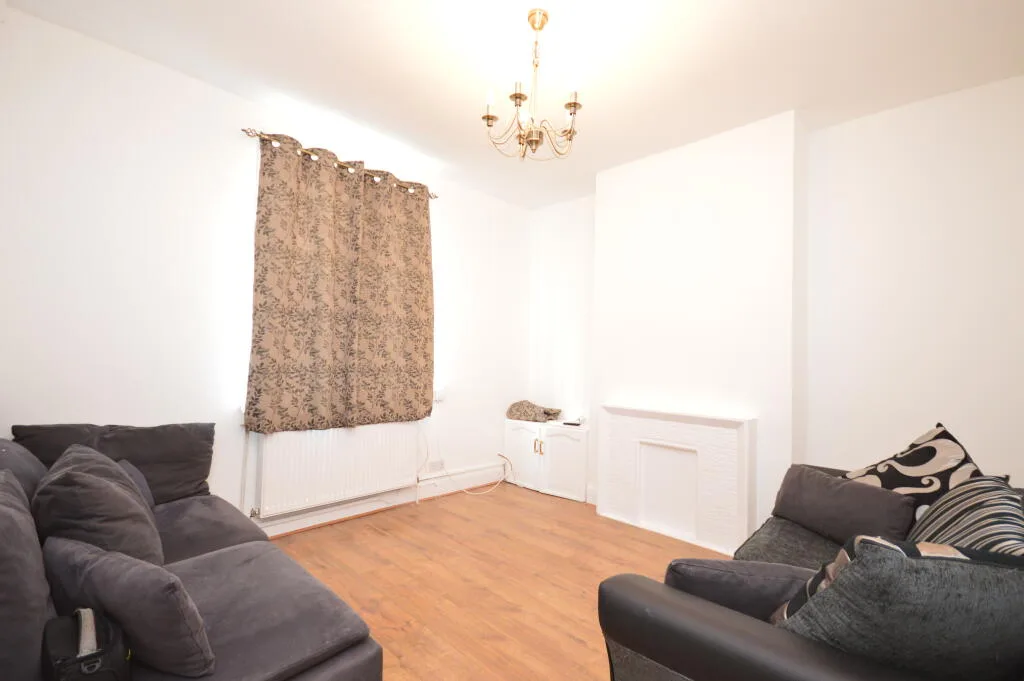 4 bedroom terraced house for rent