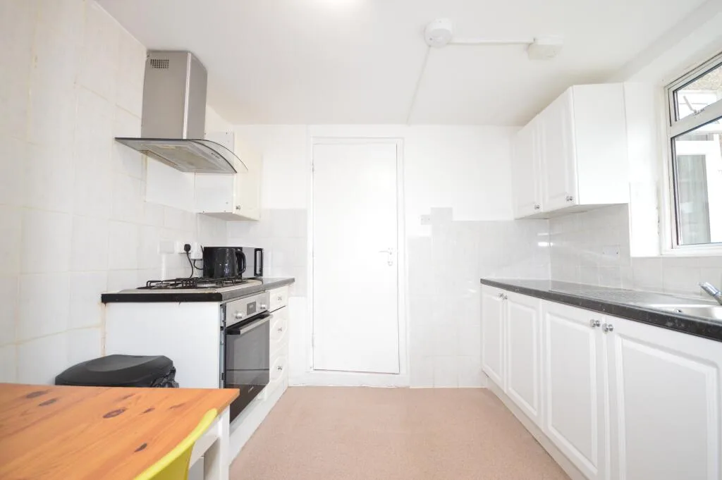 4 bedroom terraced house for rent