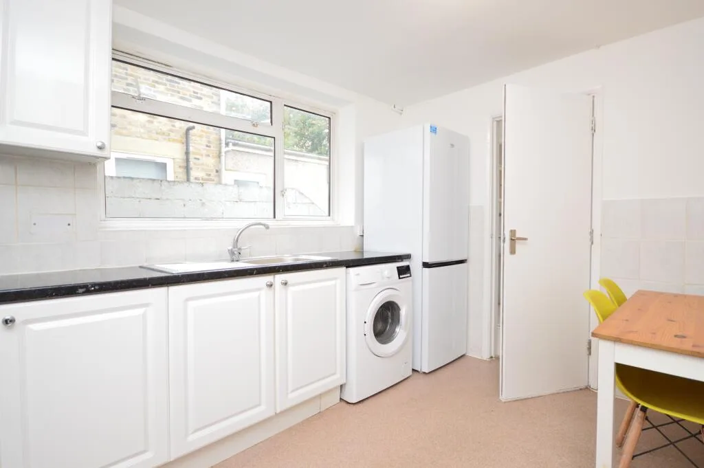 4 bedroom terraced house for rent