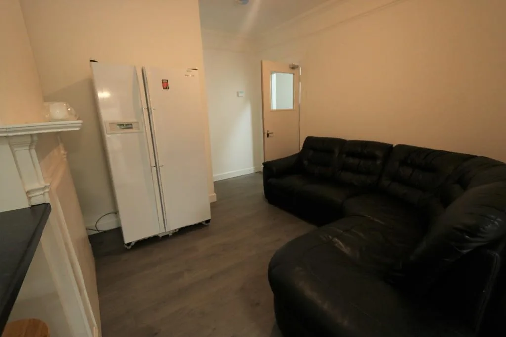 5 bedroom terraced house for rent