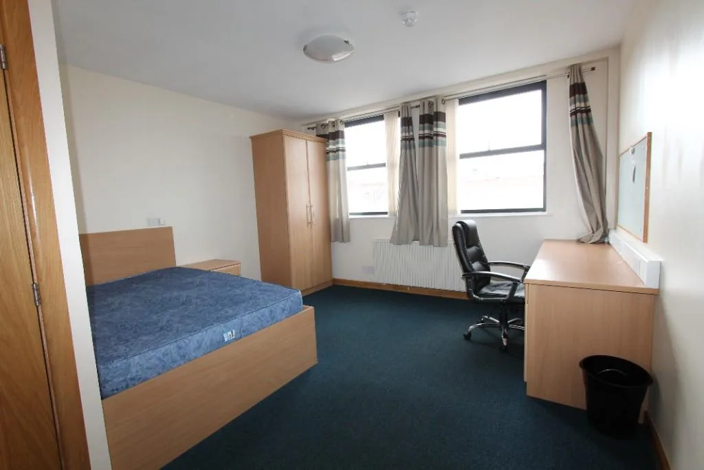 6 bedroom apartment for rent