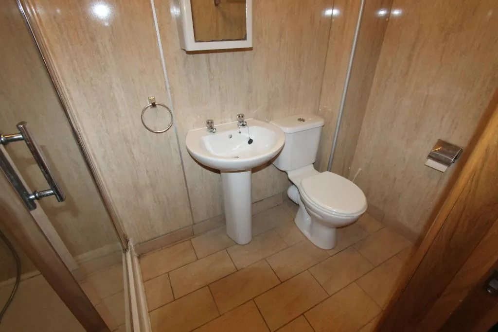 6 bedroom apartment for rent