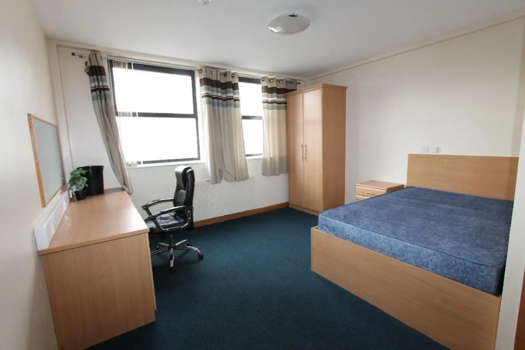 6 bedroom apartment for rent