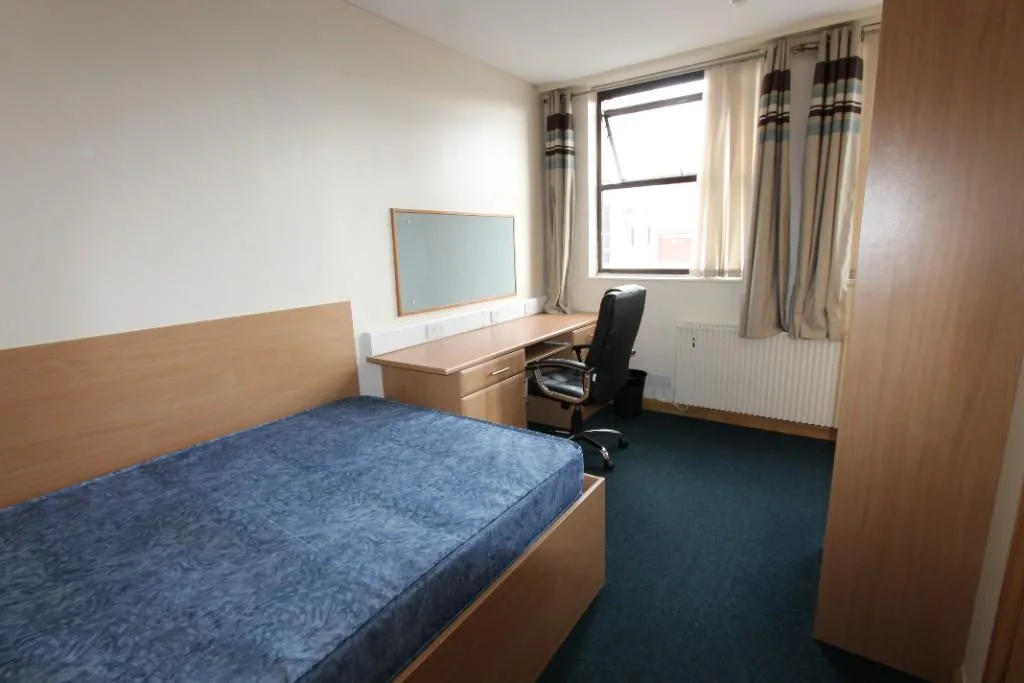 6 bedroom apartment for rent