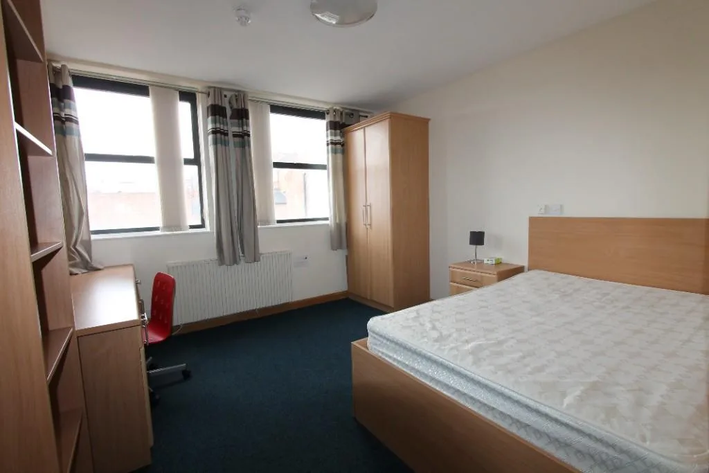 6 bedroom apartment for rent