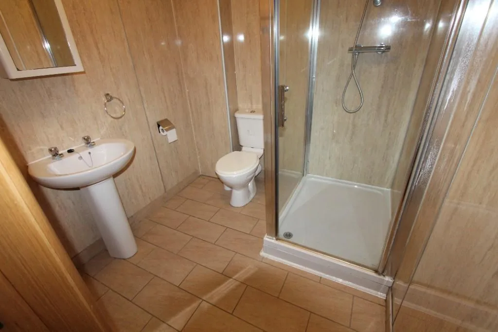 6 bedroom apartment for rent