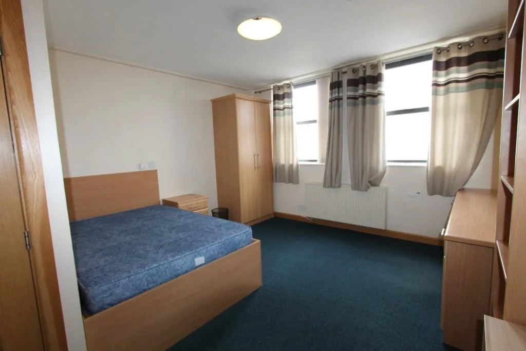 6 bedroom apartment for rent