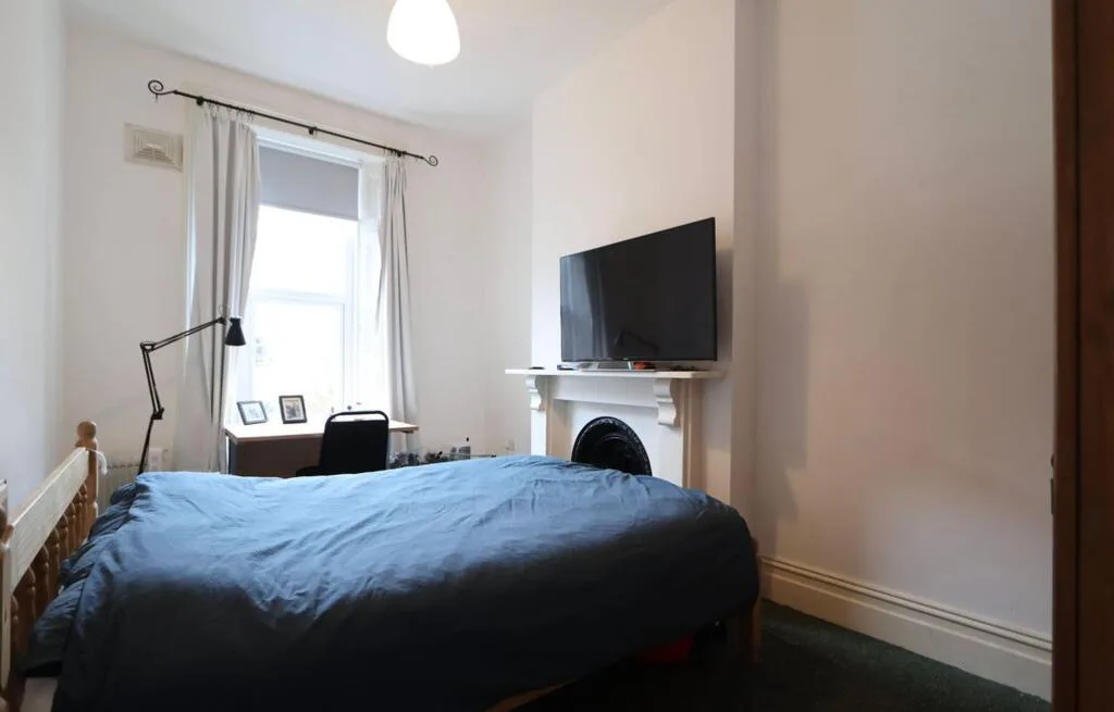 8 bedroom terraced house for rent
