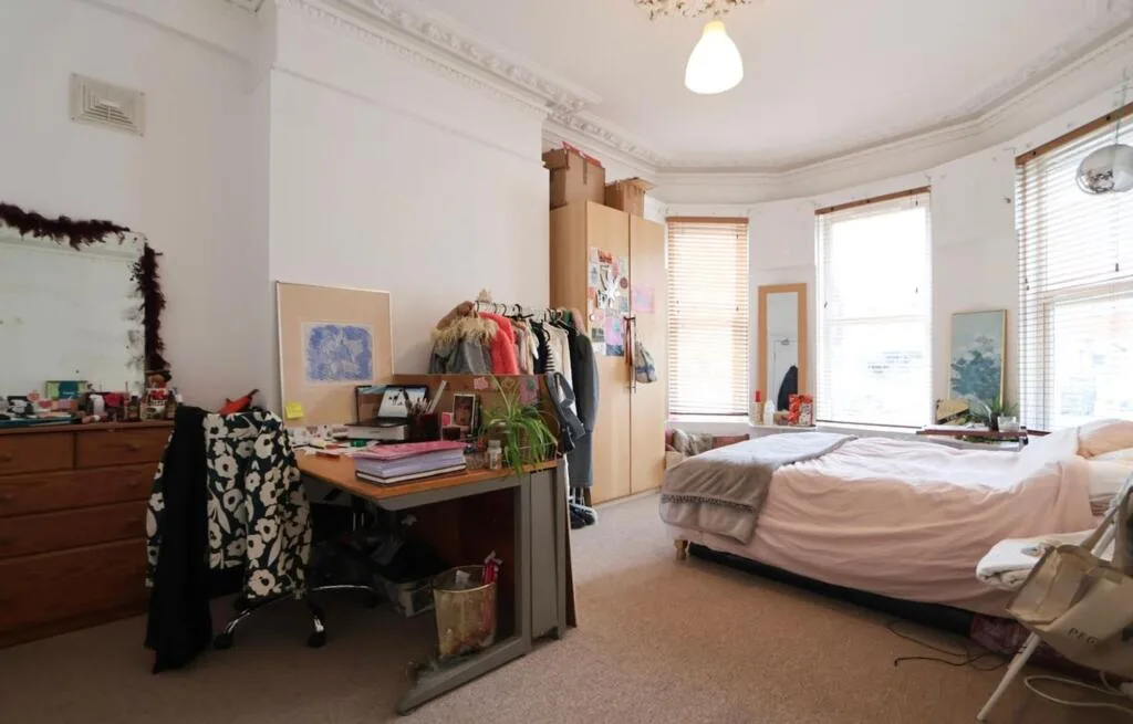 8 bedroom terraced house for rent
