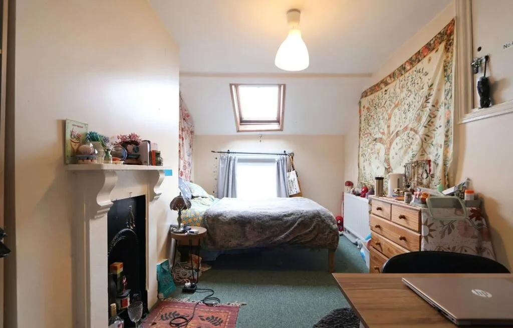 8 bedroom terraced house for rent