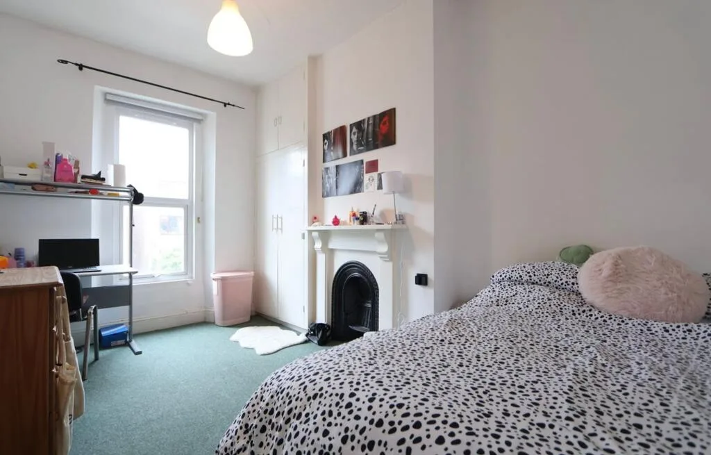8 bedroom terraced house for rent