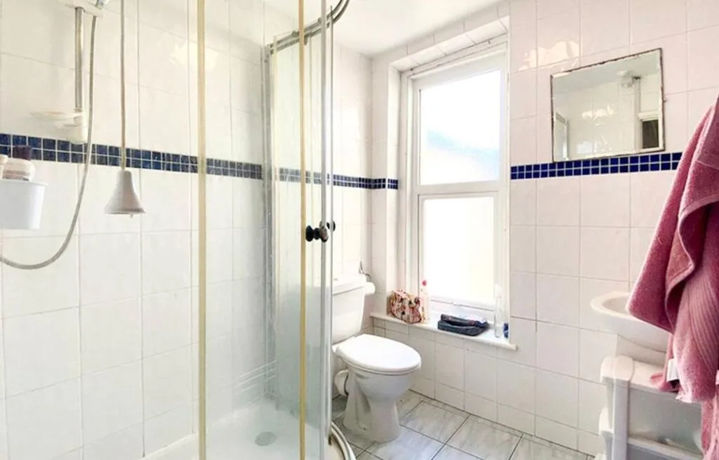 8 bedroom terraced house for rent
