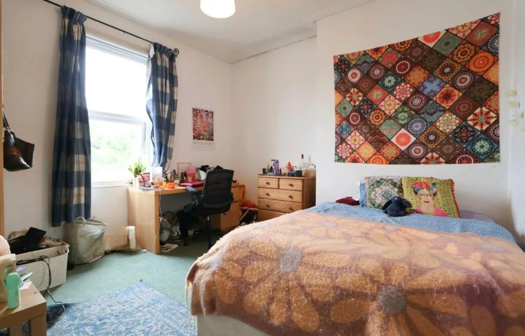 8 bedroom terraced house for rent