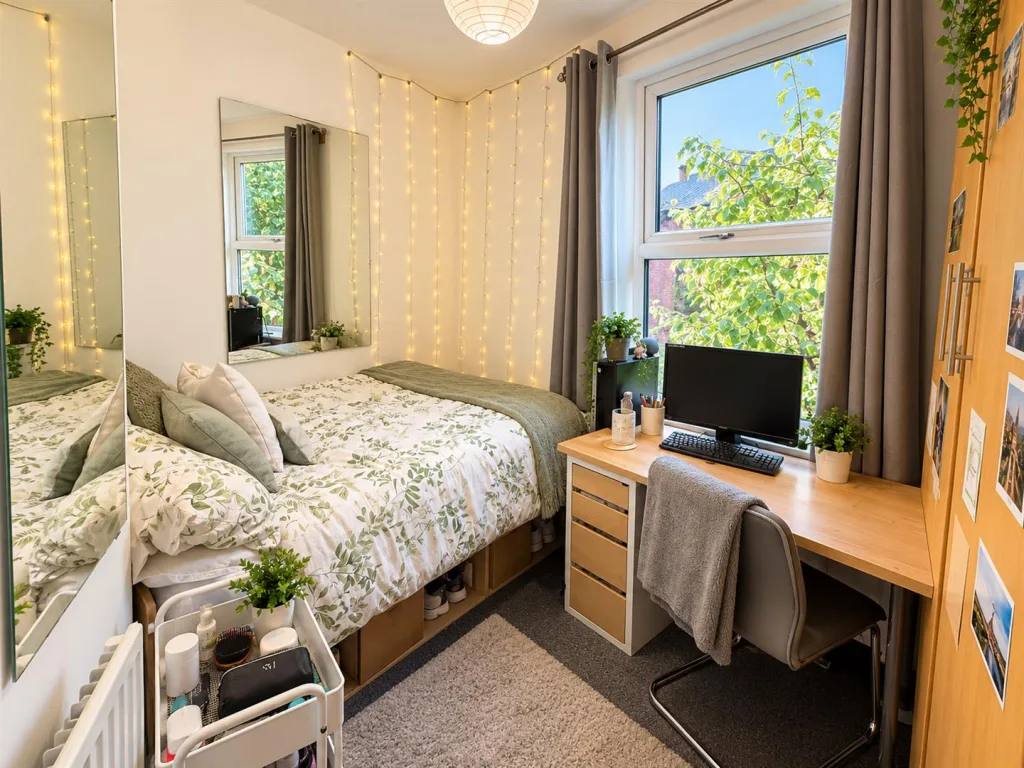 6 bedroom terraced house for rent