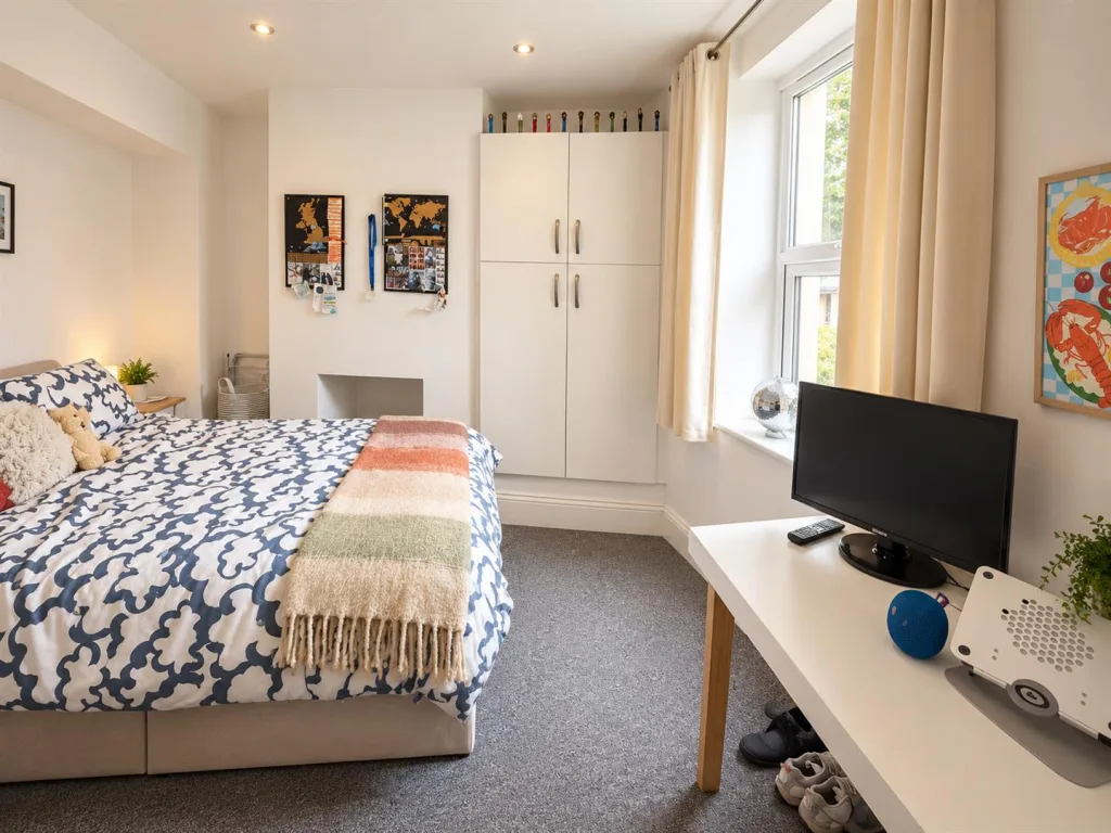 6 bedroom terraced house for rent