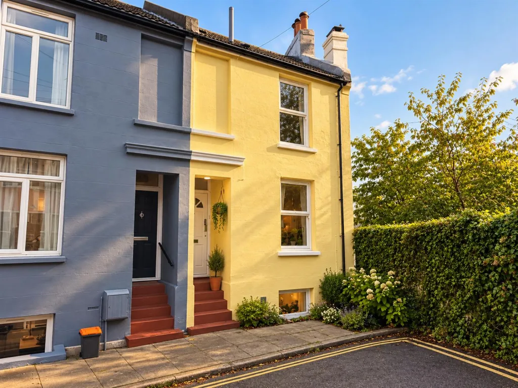 6 bedroom terraced house for rent