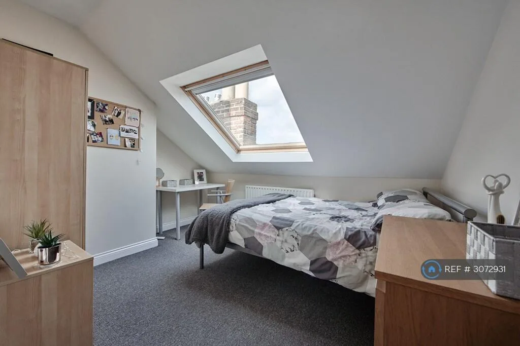 6 bedroom maisonette for rent