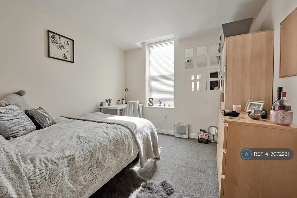 6 bedroom maisonette for rent