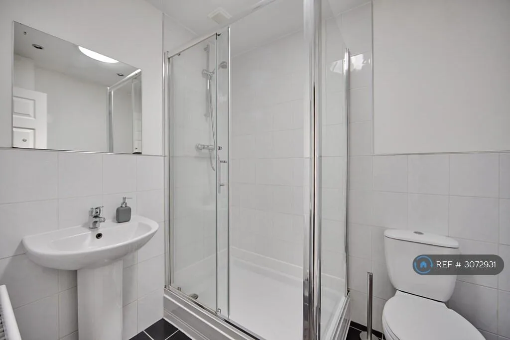 6 bedroom maisonette for rent
