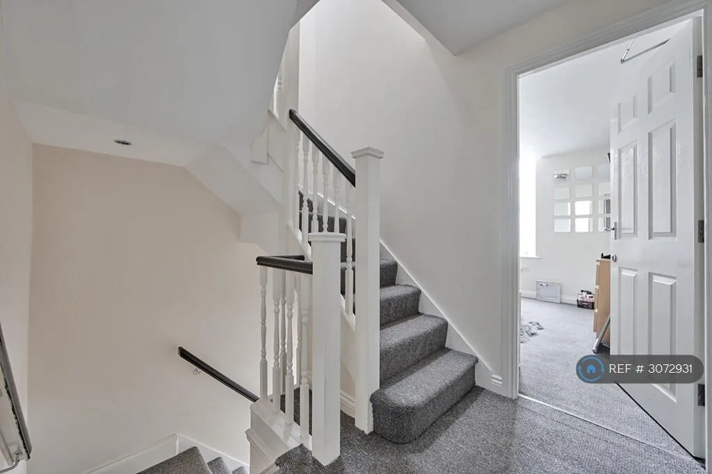 6 bedroom maisonette for rent