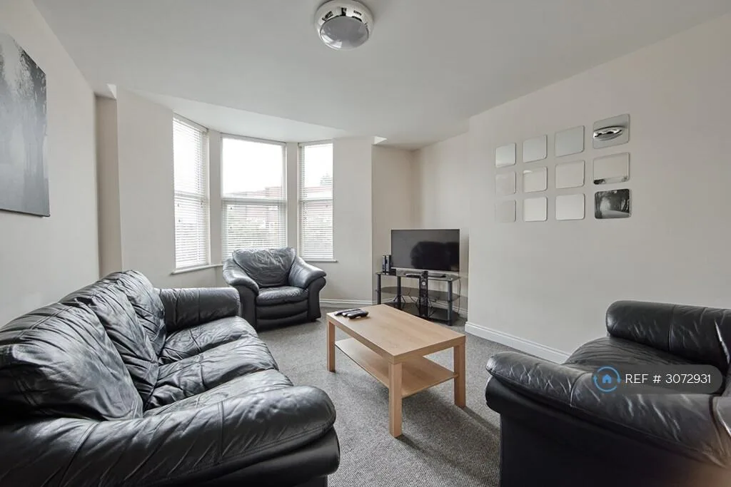 6 bedroom maisonette for rent
