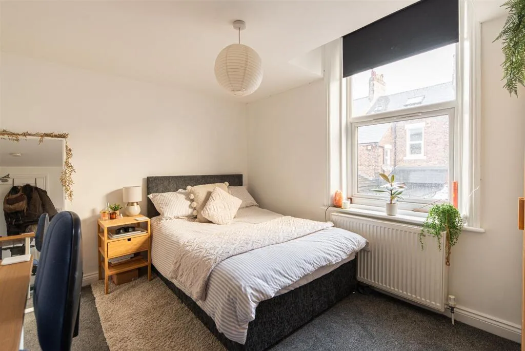 6 bedroom terraced house for rent