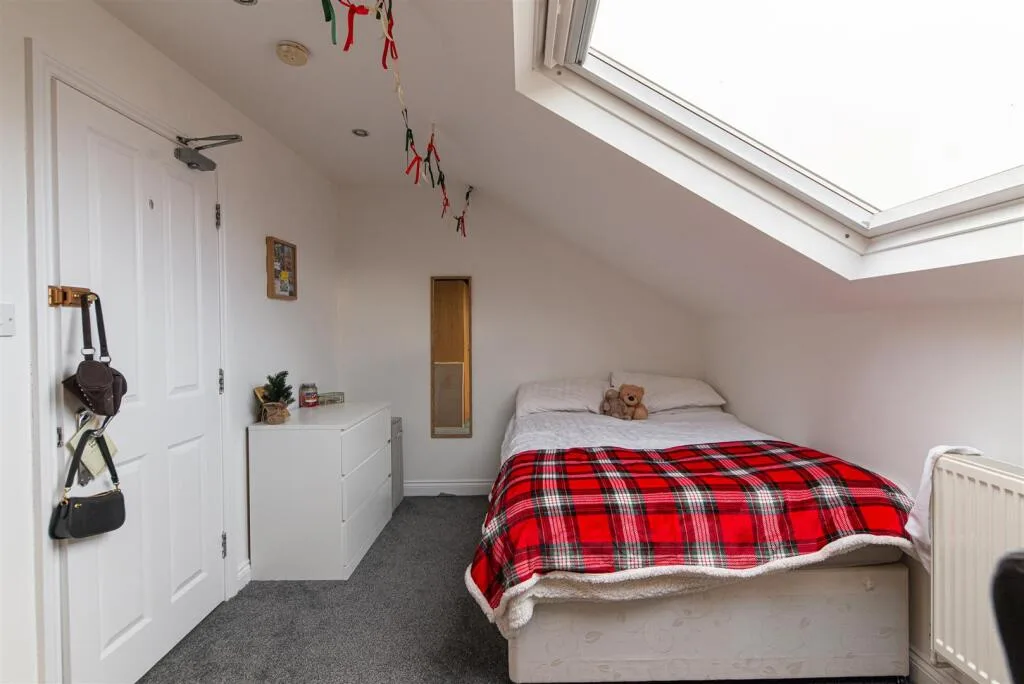 6 bedroom terraced house for rent