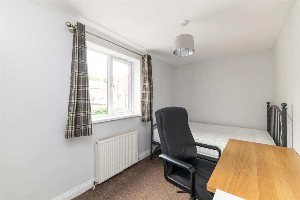 6 bedroom terraced house for rent