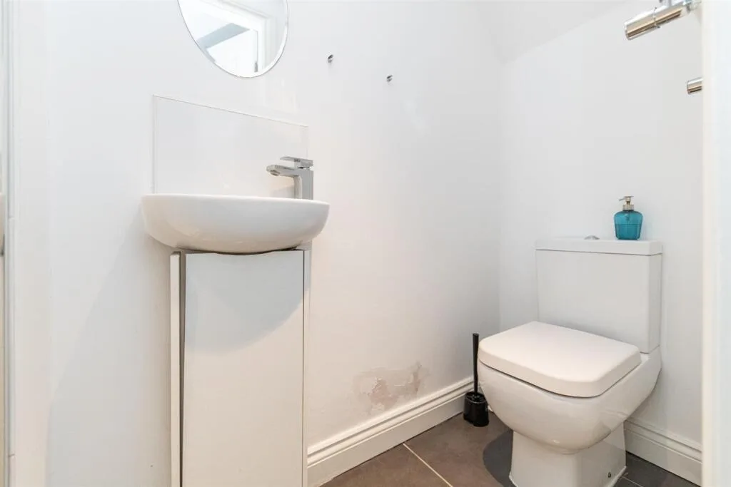 6 bedroom terraced house for rent